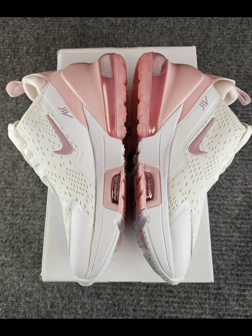 Nike Air Max 270 Women’s Sneakers - White & Pink